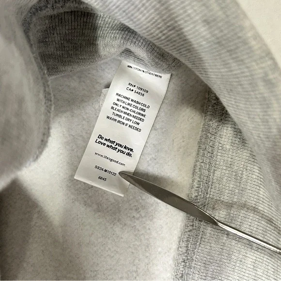 Life is Good NWT Men's Gray Hoodie Size Medium Mountains - Picture 4 of 8